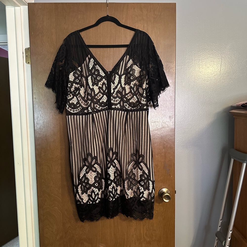 Rosegal Black and Cream Lace Dress